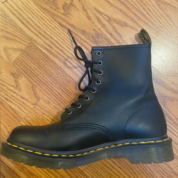 Dr. Marten’s 1460 Boot Women’s size 9 - Picture 9 of 11